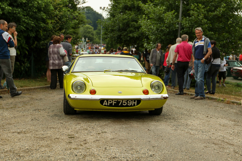Illustration for article titled Classic British Welcome Photos (Le Mans Carshow)